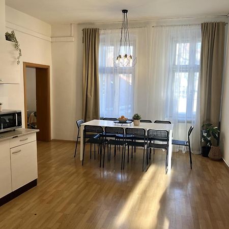 Apartment Olivia - Old Town Bratislava Exteriör bild
