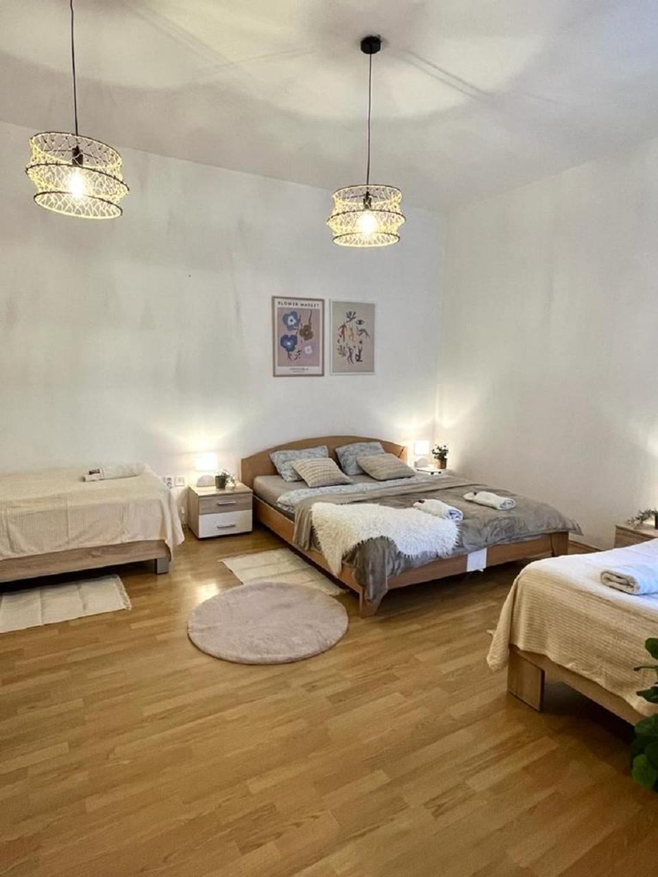 Apartment Olivia - Old Town Bratislava Exteriör bild